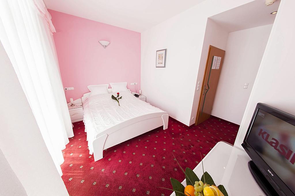 Hotel Senad Od Bosne Prokosovici Exterior photo